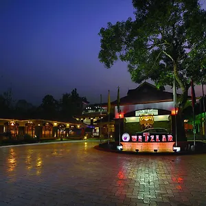 Wetzlar & Hotels, Cochin 4*, Muvattupuzha India